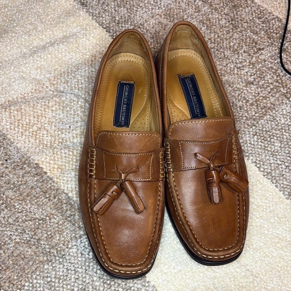 Giorgio Brutini Brown Loafers Slip-On Design